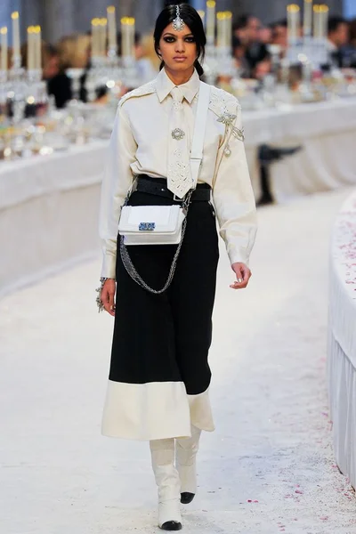 Look 13
